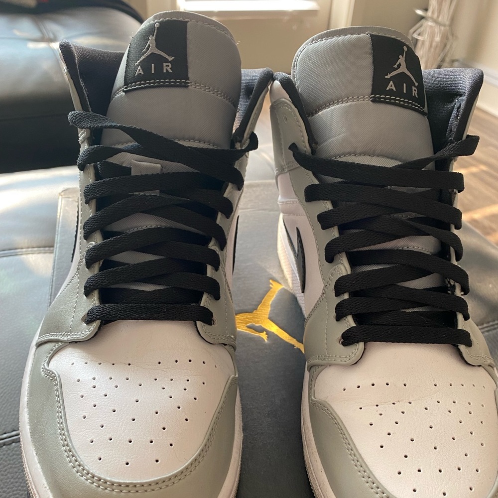 Used Nike Dunks Mid Top - Picture 3 of 5